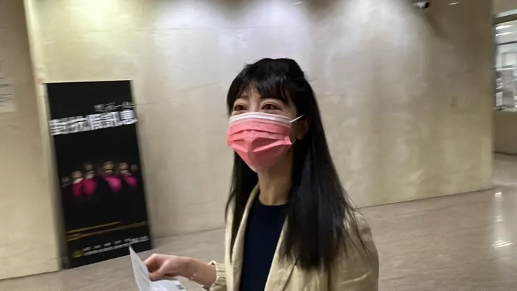 高嘉瑜上午出庭呵呵笑。陳彩玲攝