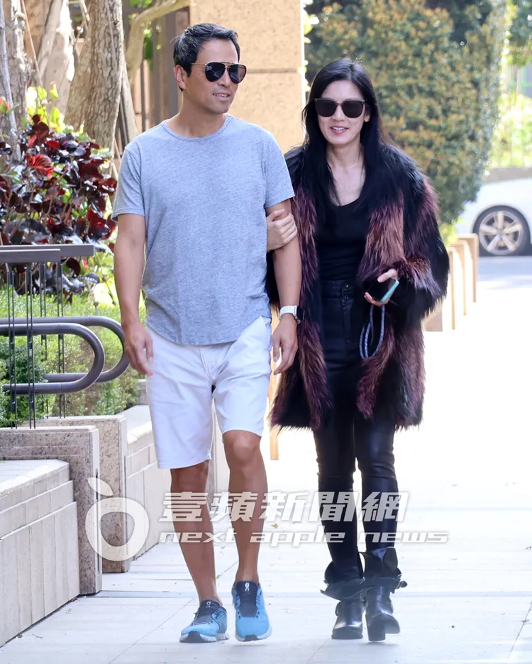 林熙蕾與楊晨一路上有說有笑，看得出感情相當好。特勤中心攝