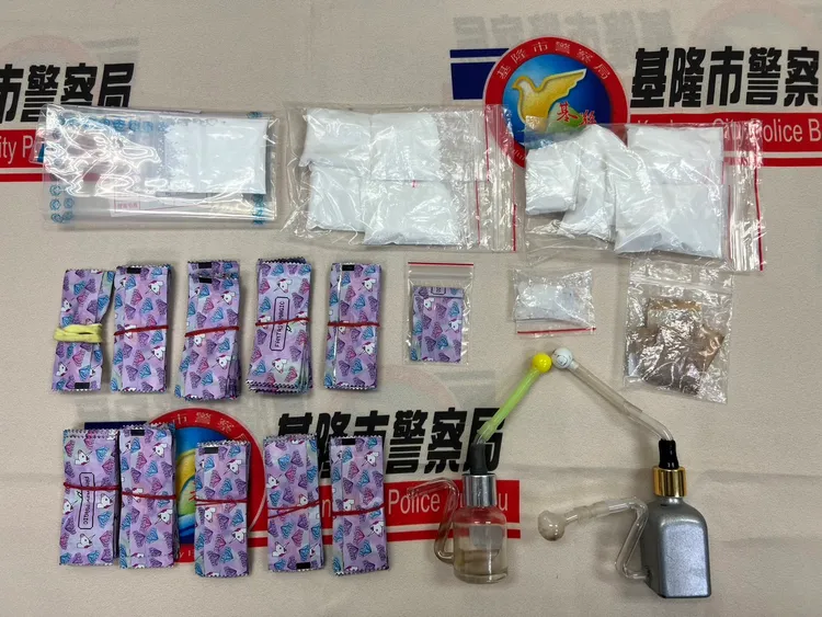 警方在林男屋中尋獲大量毒品。翻攝畫面