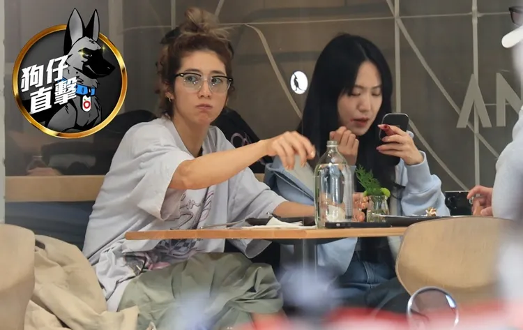 瑞瑪席丹（左）、孫盛希一同光顧咖啡廳用餐。特勤中心攝