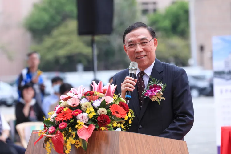 法務部長蔡清祥今到台中參加檢察大樓動土典禮，針對寶林茶室食物中毒案，強調將追訴到底。市府提供