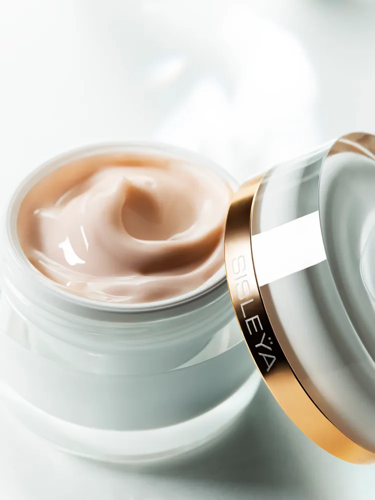 Sisley活膚御緻駐顏琉晶霜，50ml／1萬5800元。品牌提供