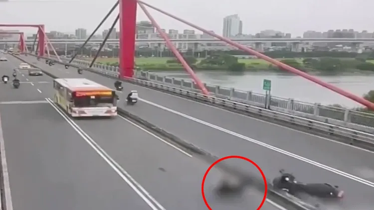 翻攝自記者爆料網YouTube