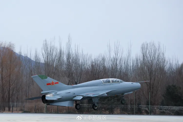 翻攝微博@中部戰區