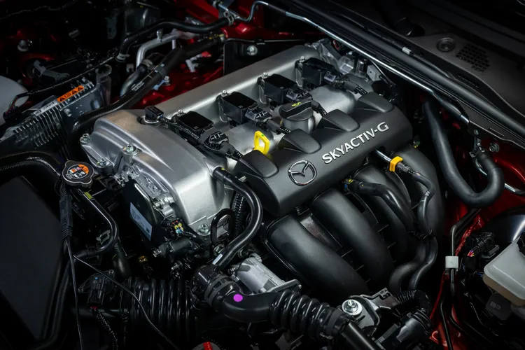 MAZDA MX-5縱置引擎可輸出184匹/ 20.9kgm動力表現，並採經典的後輪驅動配置。業者提供