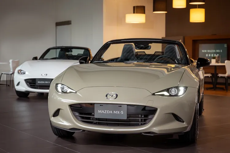 MAZDA MX-5手排車型後輪驅動系統全新升級非對稱式限滑差速器 (Asymmetric LSD)。業者提供
