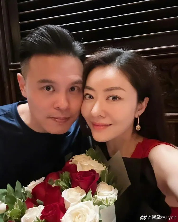 熊黛林（右）和郭可頌結婚邁入第8年。翻攝熊黛林微博