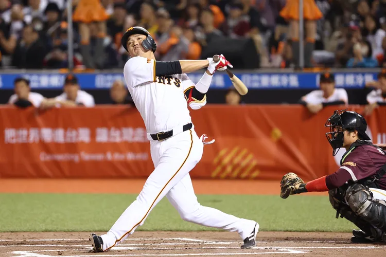 巨人打者阪本勇人。   中央社