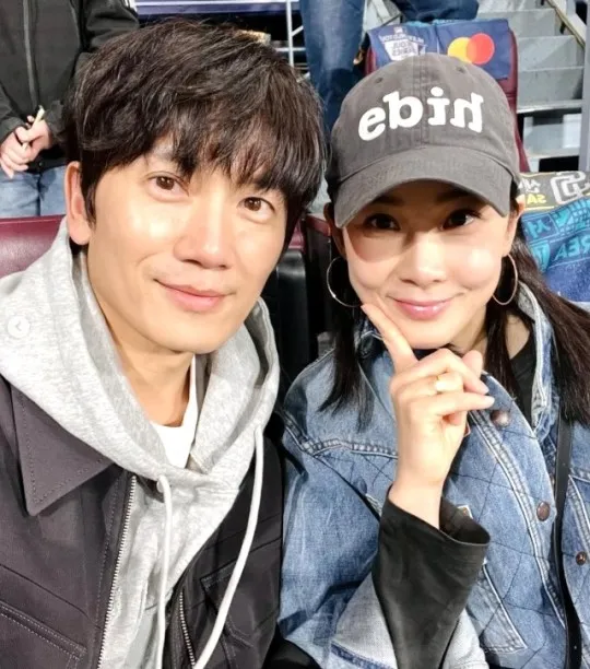 池晟（左）昨與李寶英到場觀賽。翻攝池晟IG