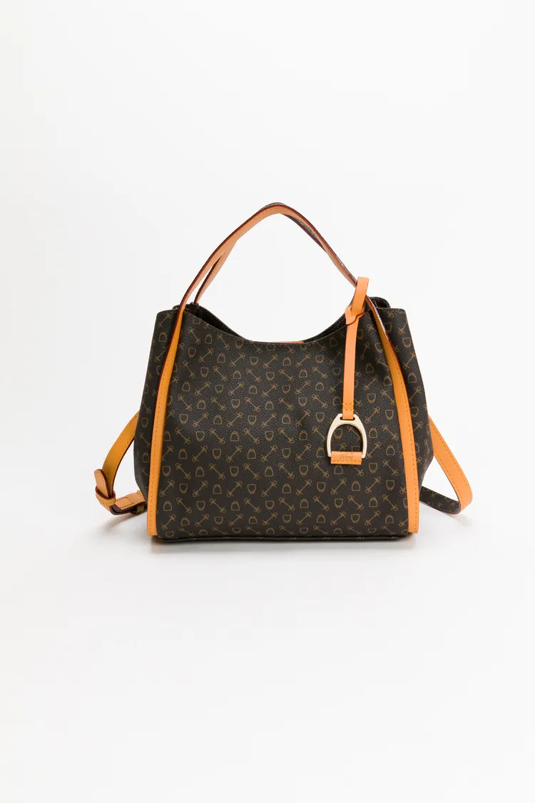 Why WING手提斜背包，5980元。品牌提供