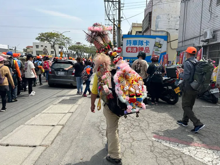 超有創意的媽祖背包。李肇中提供