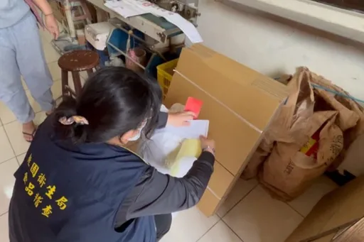 雞排也中鏢!蘇丹紅風暴擴大 「薄皮辣味炸雞粉」等2產品下架