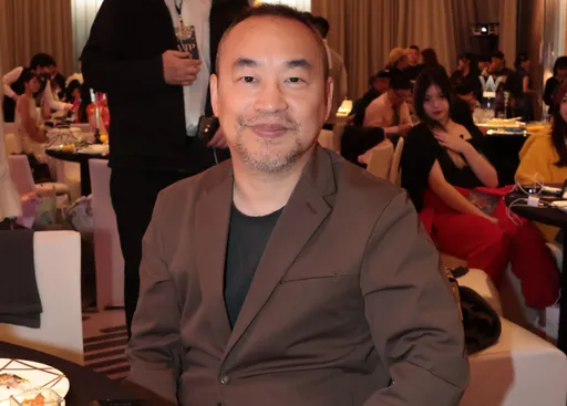 獨家｜卸歌手身分！黃立成低調現身17LIVE　砸2.5億拍九把刀新作親曝檔期