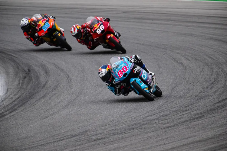 在Moto3正賽時間來說，今年與去年的正賽時間縮短了18秒，每圈都縮短近1秒，Alonso的比賽單圈的記錄更推進半秒以上。業者提供