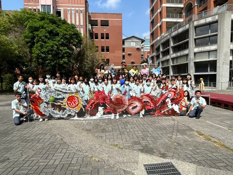 台中一中美術班每年於3月25日的325美術節均會舉辦藝術節活動。校方提供