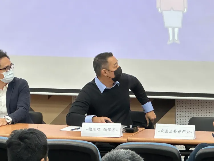 基泰建設代表孫偉志則表示，基泰的態度就是「坦然面對，誠信負責」。民眾提供