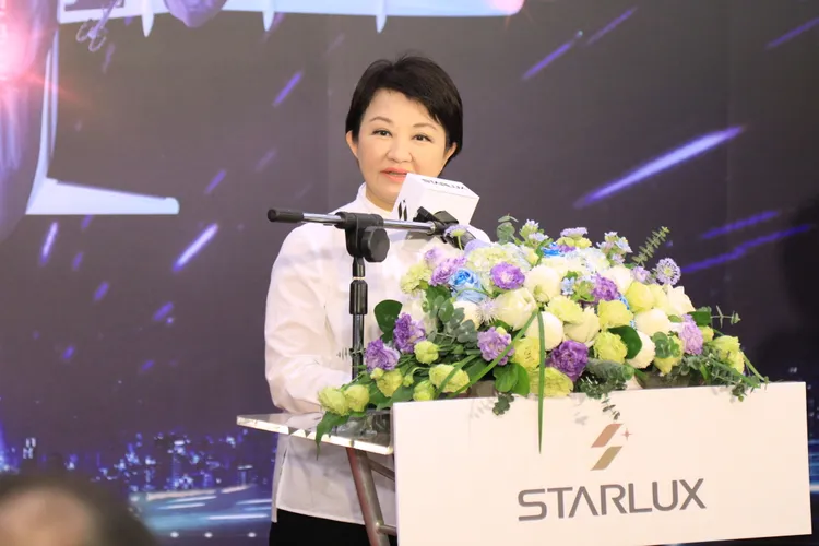 台中市長盧秀燕說，目前台中已開通12條航線，今年7月將再增加日本東京、名古屋及韓國釜山等3航線，超越疫情前水準。市府提供