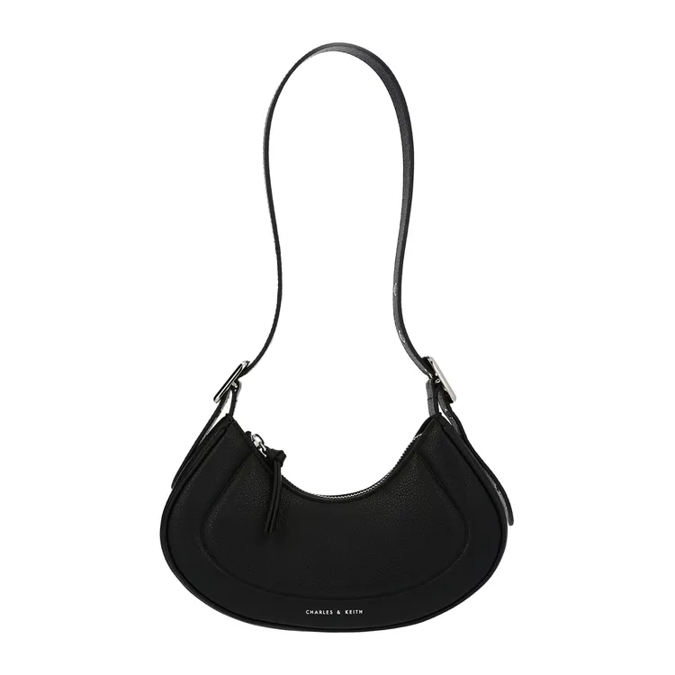 Petra微笑肩背包，1990元。品牌提供