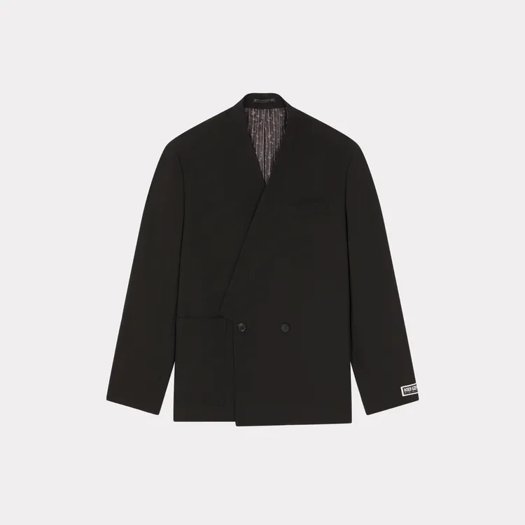 竹帛織錦黑色西裝外套，3萬7800。品牌提供