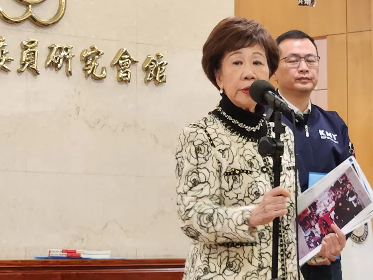 呂秀蓮希望朝野超越黨派共同追319真相。施智齡攝