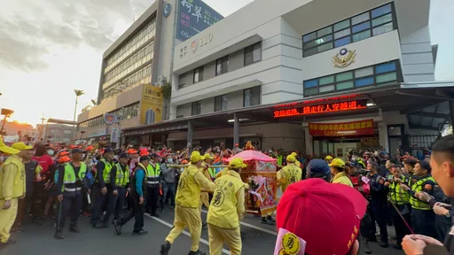 白沙屯媽祖最愛波麗士 聽到「這句話」急轉!停駕斗六派出所好嗨