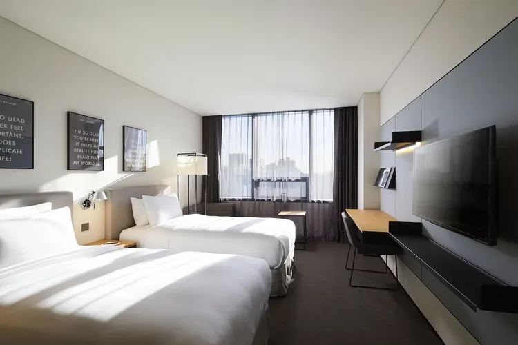 「首爾格萊德麻浦酒店」下樓即是地鐵孔德站。可樂旅遊提供