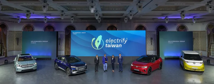 台灣福斯集團四大品牌「Audi、Volkswagen、Škoda及福斯商旅」線下及線上服務並重，於2024年將持續帶來優化升級的數位顧客旅程。業者提供