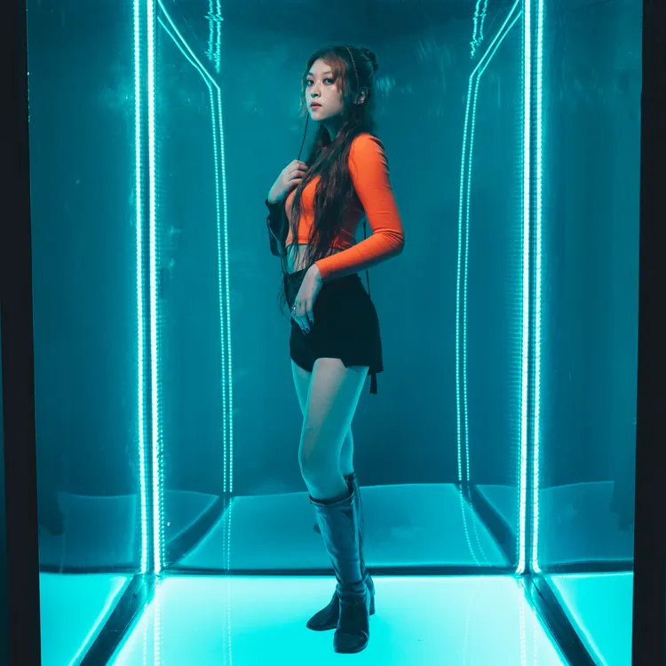 陳涵瑜熬7年首發單曲Boom!阿沁操刀製作。無限志娛樂提供