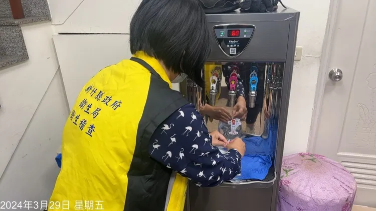 衛生局派員到補習班稽查，新竹縣府提供