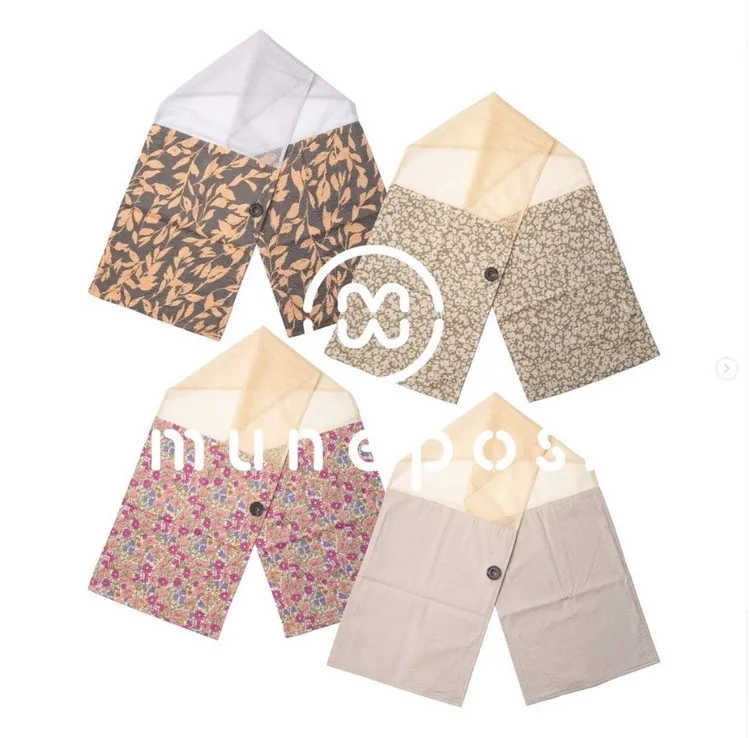 除了可愛的小碎花版，泡湯毛巾現在還有低調的素色版。翻攝IG@muneposi