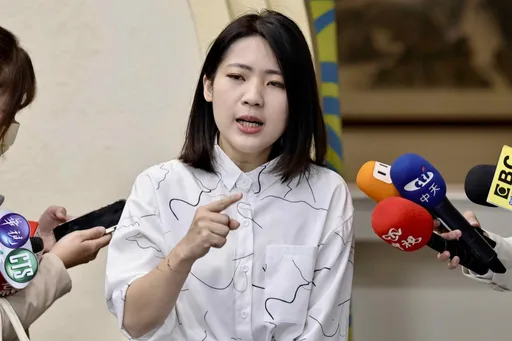 徐巧芯亂開槍打到自己人? 綠嗆藍申請千萬補助:民主基金會也成你金庫?