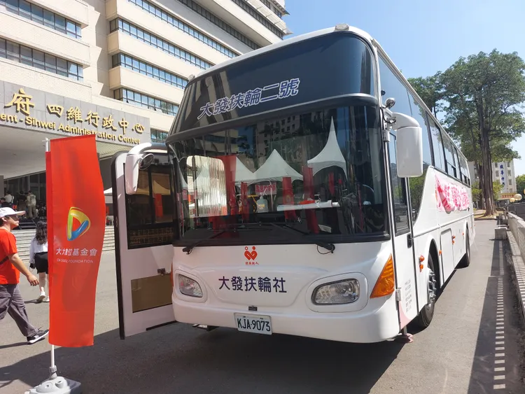 大大數位基金會發起捐血活動，號召17歲到65歲民眾一起捐血傳愛。凃建豐攝