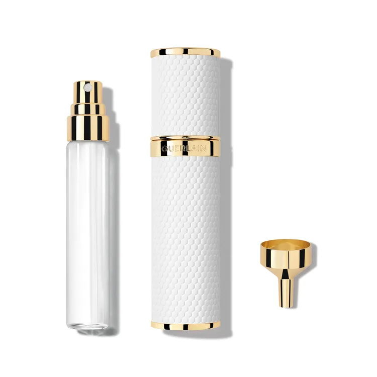 母親節檔期購物滿3萬元贈送的高訂香氛隨身瓶。品牌提供