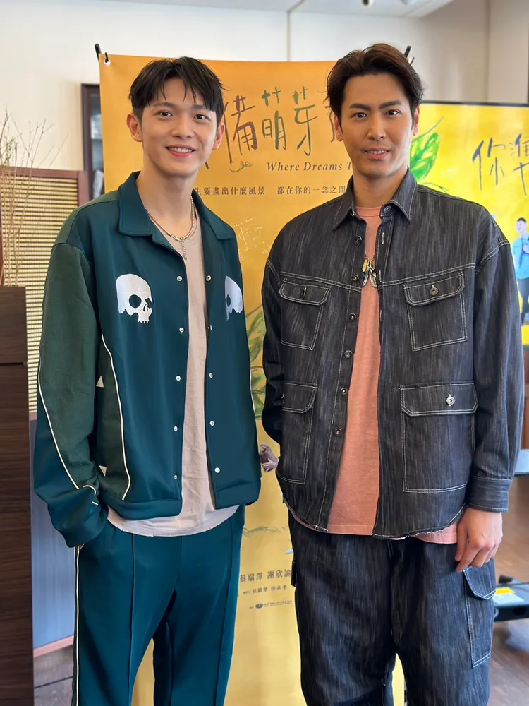 林輝瑝（左）和陳德烈演出《你準備萌芽了嗎？》。趙大智攝
