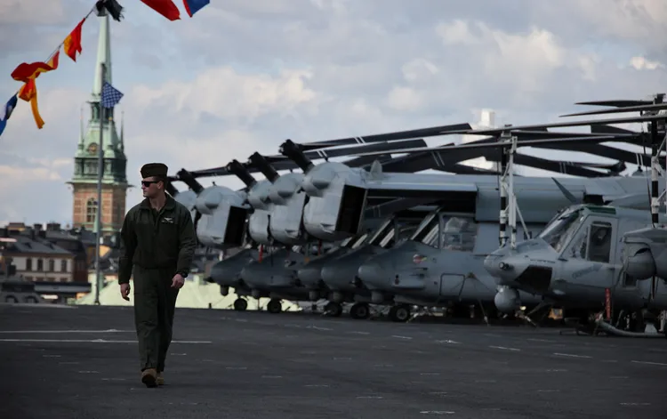 瑞典是北約的最新成員國。圖為訪問瑞典的美軍艦艇上的直升機。路透社資料照片