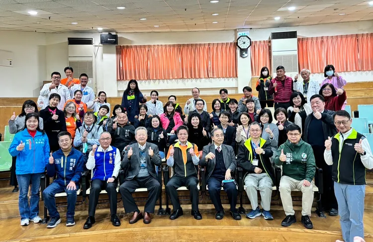 龍潭敏盛醫院院長交接典禮，地方仕紳與會。龍潭敏盛醫院提供