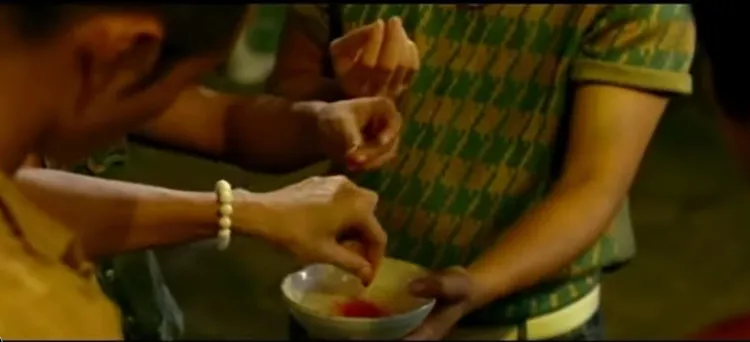 當年電影花絮有記錄5人歃血為盟來真的。翻攝《艋舺》YT