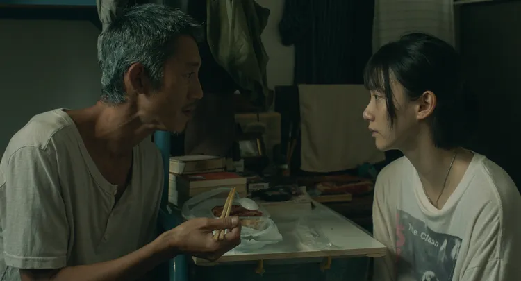 吳慷仁（左）從40歲演到60歲和飾演小女兒的袁澧林。甲上提供