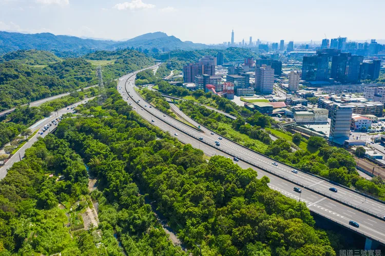 多維的聯外交通要道，北上南下便利串連，離松山機場接軌國際。(圖/業者提供)