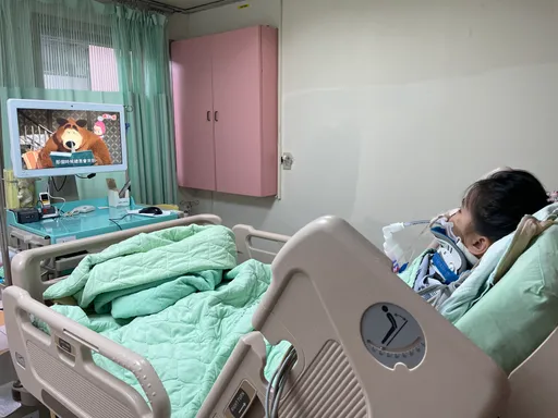 粉紅超跑明抵彰化 車禍小姊姊眨眼示意:盼白沙屯媽祖來看我