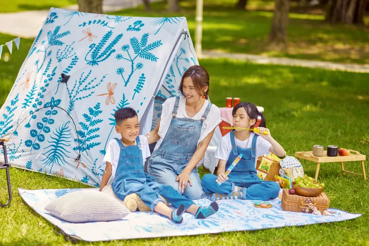 大安森林公園舉辦花伴野餐活動，相當愜意有趣。公園處提供