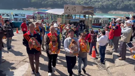 石門水庫水上遶境!200信眾搭船伴媽祖 祈求風調雨順、國泰民安