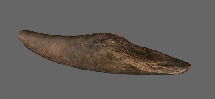 山東沂水跋山遺址第一期地層出土的象牙制鏟形器。新華社