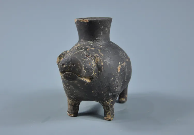 安徽郎溪磨盤山遺址出土的文物。新華社