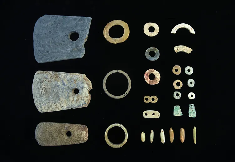 河南永城王莊遺址出土的大汶口文化玉器。新華社