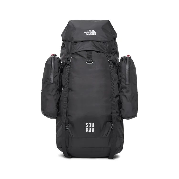 機能背包，1萬4880元。品牌提供