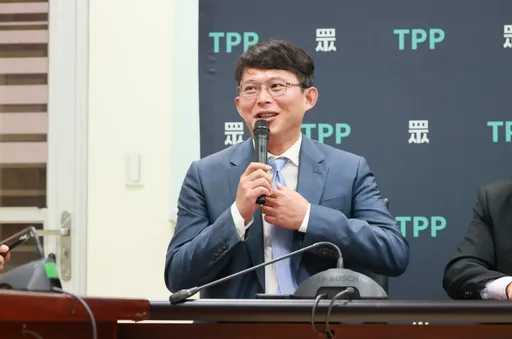 黃國昌咆哮被指EQ有問題!他認了這一點 再斥柯建銘一犯再犯