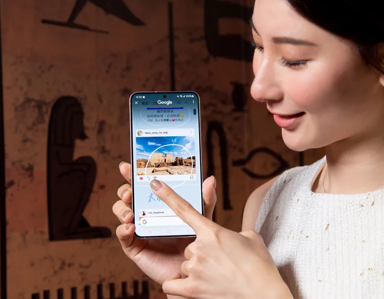 全新Galaxy AI支援畫圈搜尋功能。三星提供。