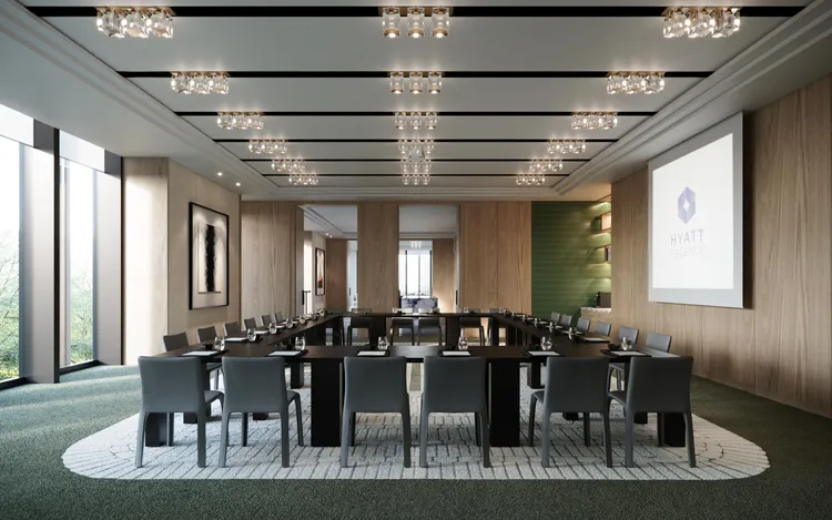 多功能會議室擁有豐富採光，共有3間會議室，能依照不同需求規劃安排。業者提供