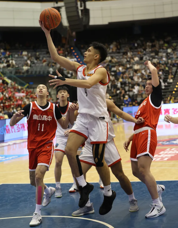 林恩宇(前)。名衍行銷